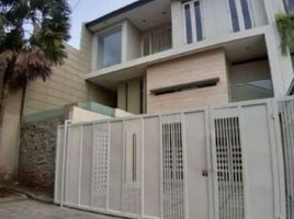 4 Bedroom House for sale in Siloam Hospitals Surabaya, Gubeng, Gubeng