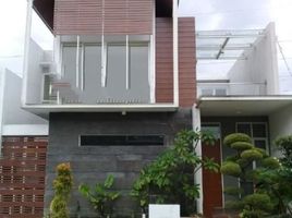 4 Habitación Villa en venta en Wiyung, East Jawa, Wiyung