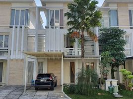 4 Habitación Villa en venta en Lakarsantri, East Jawa, Lakarsantri