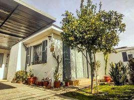 4 Bedroom House for sale in Cerro San Cristobal, Santiago, Santiago, Santiago