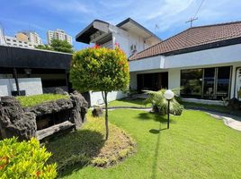 5 Bedroom House for sale in Dukuhpakis, Surabaya, Dukuhpakis