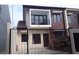 3 Kamar Vila for sale in Cipondoh, Tangerang, Cipondoh