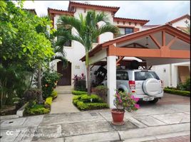 5 Habitación Casa en venta en Aeropuerto Internacional José Joaquín De Olmedo, Guayaquil, Guayaquil