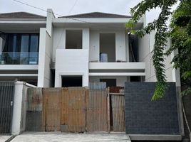 4 Bedroom House for sale in Kenjeran, Surabaya, Kenjeran