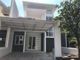 3 Bedroom House for sale in Wiyung, Surabaya, Wiyung