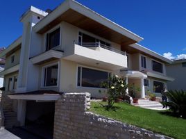 4 Bedroom House for sale in Cumbaya, Quito, Cumbaya