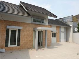 4 Bedroom House for sale in Kenjeran, Surabaya, Kenjeran