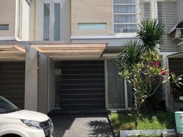 3 Habitación Villa en venta en Wiyung, East Jawa, Wiyung