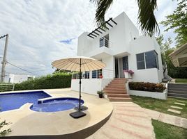 4 Bedroom House for sale in Girardot, Cundinamarca, Girardot