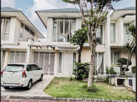 4 Bedroom House for sale in Dukuhpakis, Surabaya, Dukuhpakis