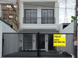 4 Bedroom House for sale in Dukuhpakis, Surabaya, Dukuhpakis