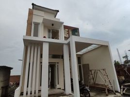 Villa 3 chambre à vendre à Junrejo, East Jawa, Junrejo