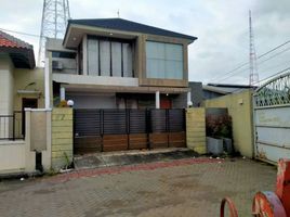 4 Bedroom House for sale in Dukuhpakis, Surabaya, Dukuhpakis