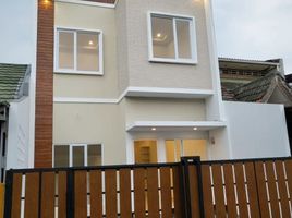 3 Kamar Vila for sale in Cipondoh, Tangerang, Cipondoh