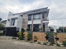 5 Bedroom House for sale in Wiyung, Surabaya, Wiyung