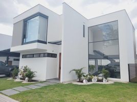 3 Schlafzimmer Villa zu verkaufen in Tumbaco, Pichincha, Tumbaco