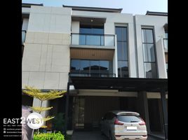 4 Kamar Vila for sale in Basilea Convention Center, Legok, Legok