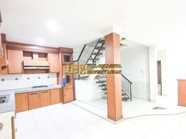 3 Bedroom Villa for sale in Medan Maimun, Medan, Medan Maimun