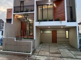 4 Kamar Townhouse for sale in Kramat Jati, Jakarta, Kramat Jati, Jakarta Timur