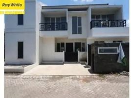 3 Schlafzimmer Villa zu verkaufen in Lakarsantri, East Jawa, Lakarsantri