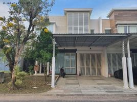 4 Bedroom House for rent in East Jawa, Lakarsantri, Surabaya, East Jawa