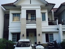 4 Habitación Villa en venta en Wiyung, East Jawa, Wiyung
