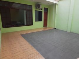 3 Habitación Villa en venta en Dukuhpakis, East Jawa, Dukuhpakis