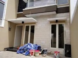 4 Habitación Villa en venta en Rungkut, East Jawa, Rungkut