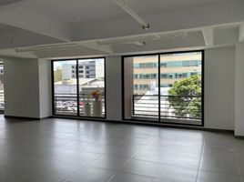 138 SqM Office for rent in Cundinamarca, Bogota, Cundinamarca