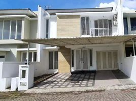 4 Bedroom House for sale in Kenjeran, Surabaya, Kenjeran