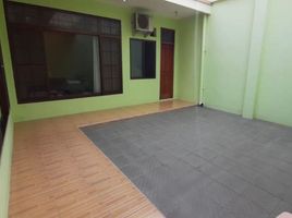 3 Habitación Villa en venta en Dukuhpakis, East Jawa, Dukuhpakis