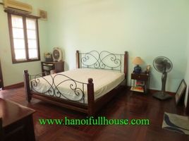  House for rent in Ngoc Son Temple, Ly Thai To, Hang Trong