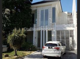 5 Bedroom House for sale in Dukuhpakis, Surabaya, Dukuhpakis