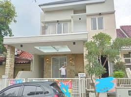 5 Kamar Rumah for rent in Lakarsantri, Surabaya, Lakarsantri