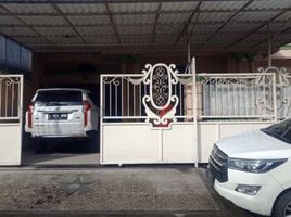 4 Bedroom House for sale in Dukuhpakis, Surabaya, Dukuhpakis