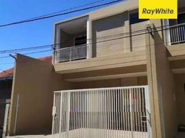 4 Habitación Villa en venta en Rungkut, East Jawa, Rungkut