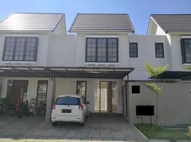 3 Bedroom House for sale in Wiyung, Surabaya, Wiyung