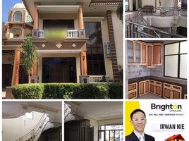 6 Bedroom House for sale in Dukuhpakis, Surabaya, Dukuhpakis