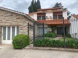 4 Bedroom House for sale in Lanus, Buenos Aires, Lanus