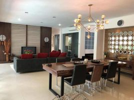 5 Bedroom House for sale in Dukuhpakis, Surabaya, Dukuhpakis