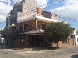 4 Bedroom House for sale in Lanus, Buenos Aires, Lanus