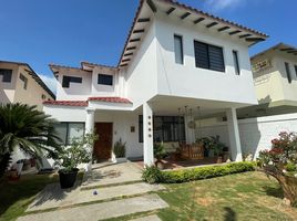 3 Bedroom Villa for sale in Naval College, Salinas, Salinas, Salinas