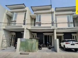 3 Habitación Villa en venta en Rungkut, East Jawa, Rungkut