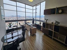 260 m² Office for sale in Colombia, La Calera, Cundinamarca, Colombia