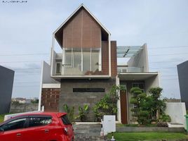 4 Habitación Villa en venta en Wiyung, East Jawa, Wiyung