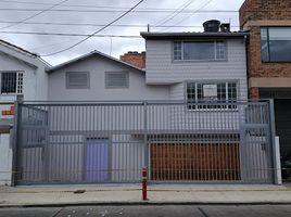 10 Bedroom House for sale in Bogota, Cundinamarca, Bogota