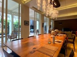 7 Bedroom Villa for sale in Universitas Katolik Indonesia Atma Jaya, Tanah Abang, Kebayoran Lama