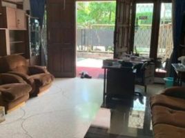 5 Bedroom House for sale in Dukuhpakis, Surabaya, Dukuhpakis