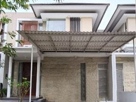 4 Habitación Villa en venta en Wiyung, East Jawa, Wiyung