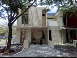 4 Bedroom House for sale in Dukuhpakis, Surabaya, Dukuhpakis